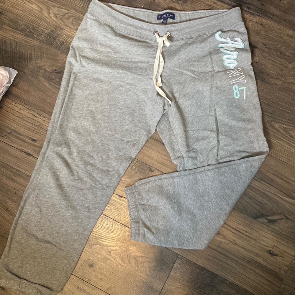 Aeropostale joggers size xl